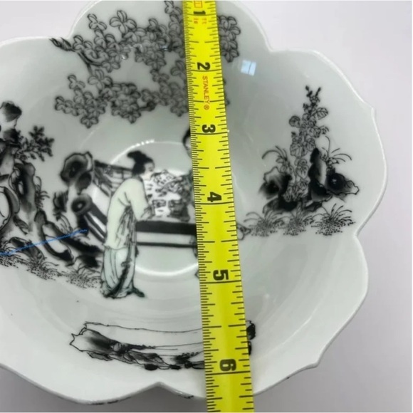 Vintage YT Hong Kong Porcelain Bowl Scalloped Black & White Decorative Dish - Picture 8 of 9